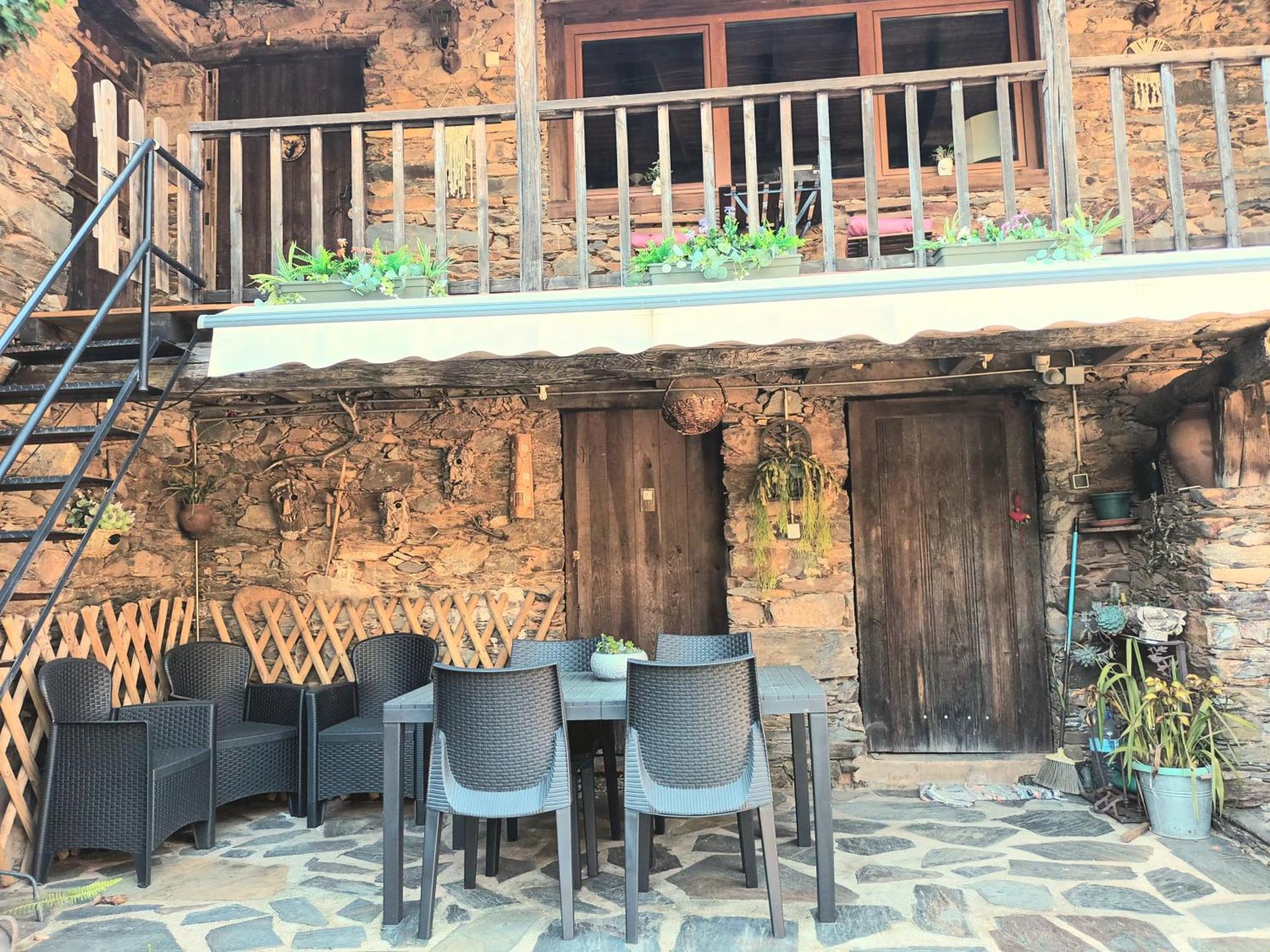 A Casa Da Natalia Pensionat Cha de Alvares Exteriör bild