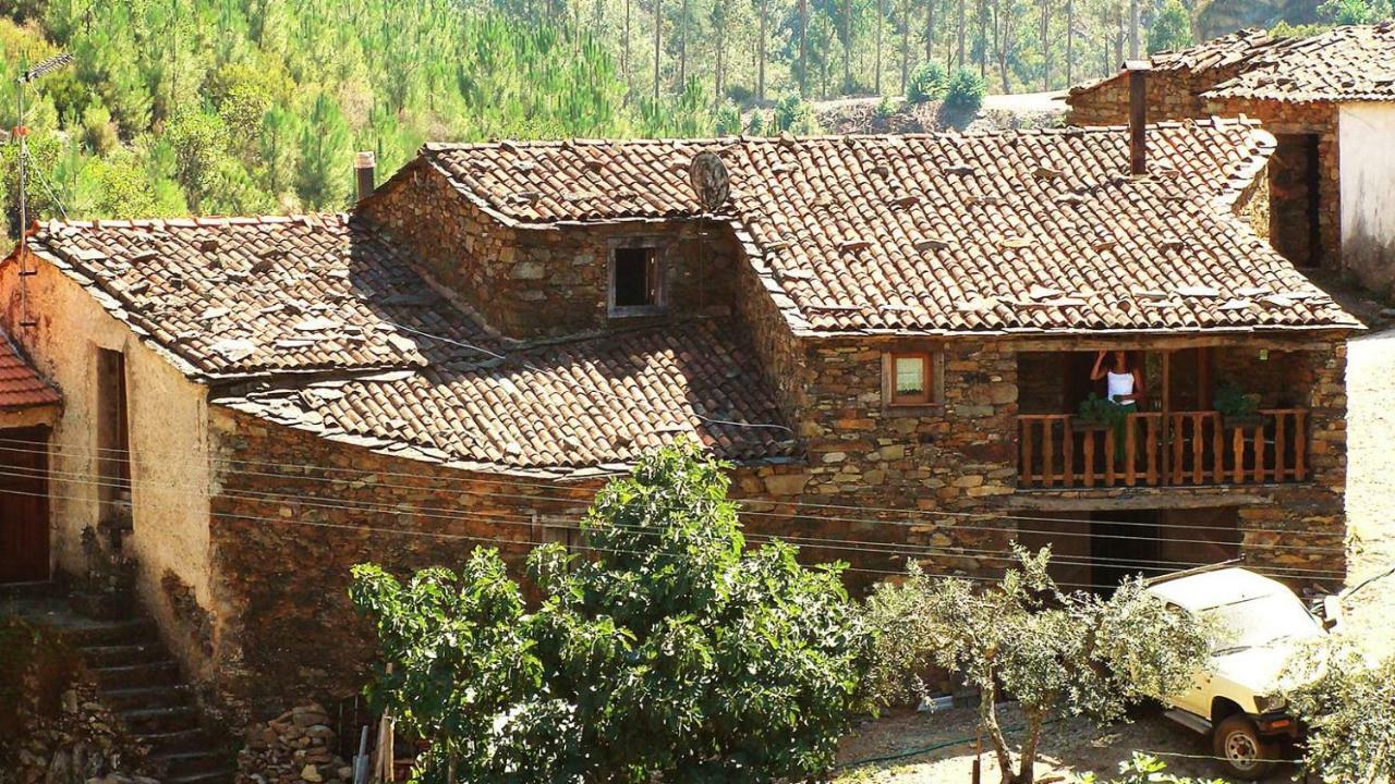 A Casa Da Natalia Pensionat Cha de Alvares Exteriör bild